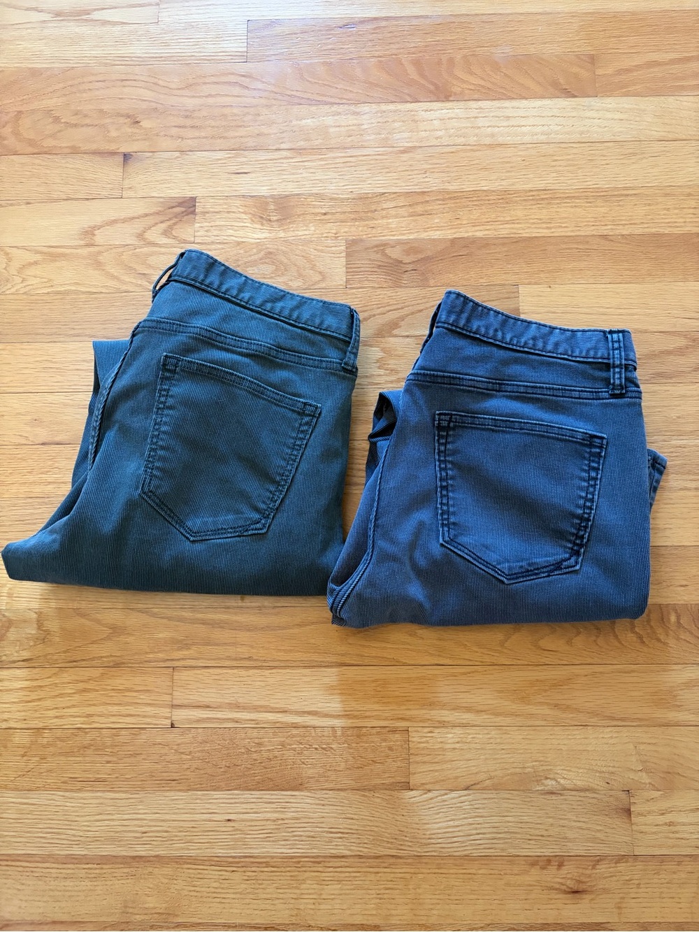 2 pairs of Banana Republic Ribbed Jeans in Gray and Green size 33 by 30 - Picture 2 of 16